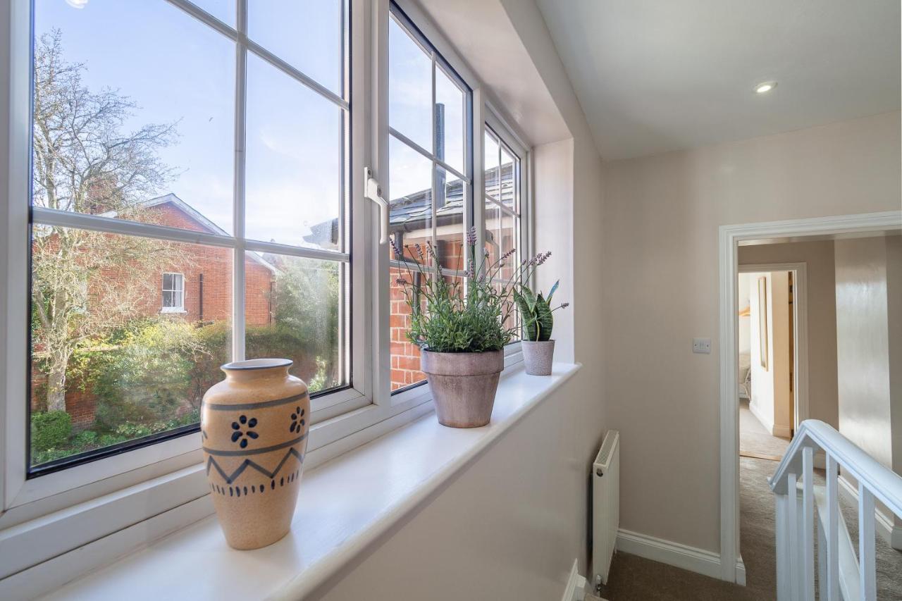 Adorable Cottage With A Log Burner In Heavenly Village - Constable Lodge Nayland Exteriör bild