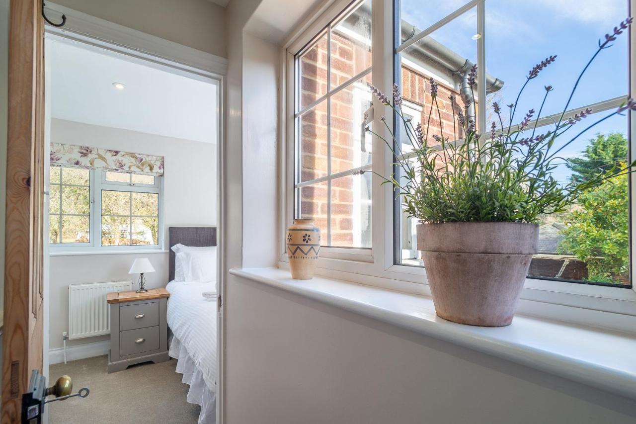 Adorable Cottage With A Log Burner In Heavenly Village - Constable Lodge Nayland Exteriör bild
