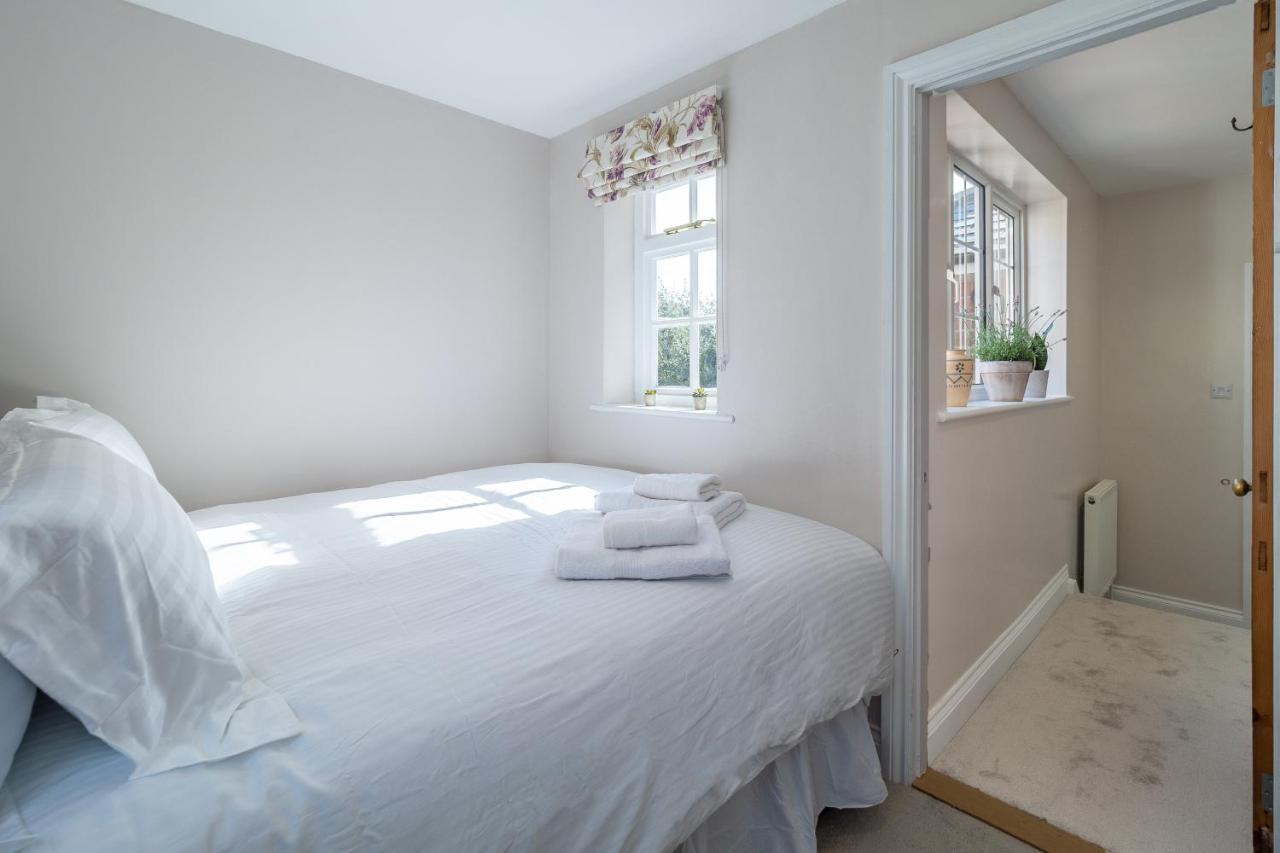 Adorable Cottage With A Log Burner In Heavenly Village - Constable Lodge Nayland Exteriör bild